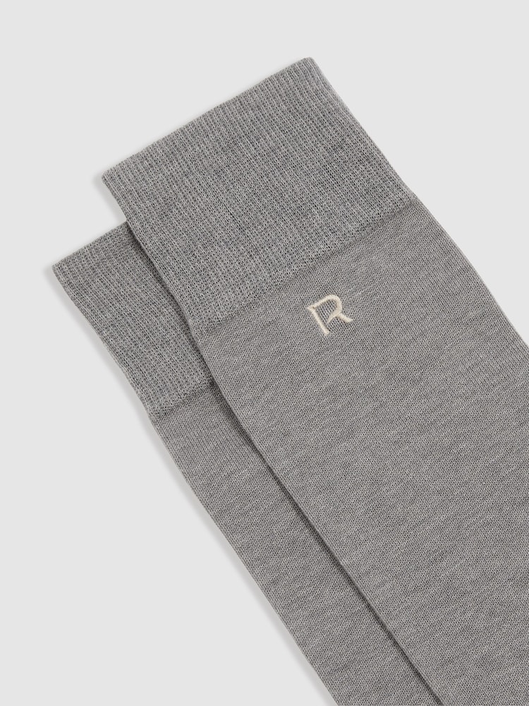 Reiss Mid Grey/Oatmeal Penn Cotton-Blend Logo-Embroidered Socks - Image 2 of 3 Reiss Mid Grey/Oatmeal Penn Cotton-Blend Logo-Embroidered Socks - Image 2 of 3