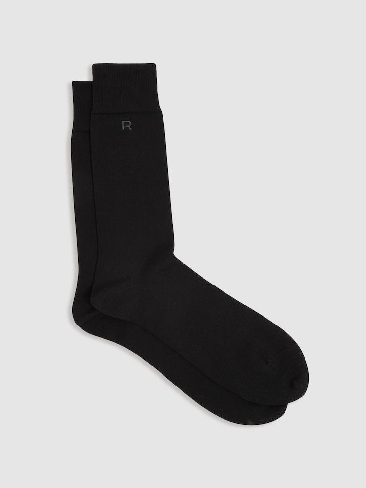 أسود/رمادي متوسط - جورب من مزيج قطن مزيّن بشعار مطرّز Penn من Reiss - Image 1 of 3 أسود/رمادي متوسط - جورب من مزيج قطن مزيّن بشعار مطرّز Penn من Reiss - Image 1 of 3