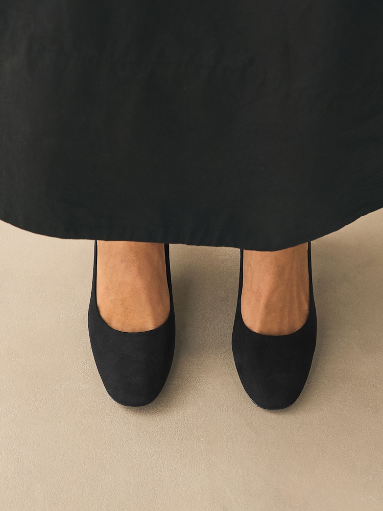 Buy Black Standard/Wide Fit Forever Comfort® Round Toe Block Court