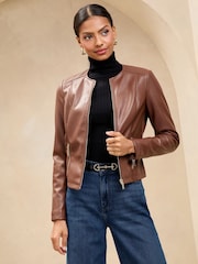 Marrón castaña - Chaqueta de efecto cuero sin cuello de Lipsy - Imagen 1 de 4