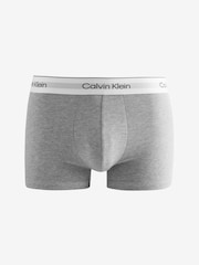 Pack de 3 boxers clásicos y elásticos de Calvin Klein - Imagen 7 de 9