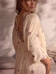 Beaded - Tie Front Maxi Length Kimono - Imagen 5 de 8