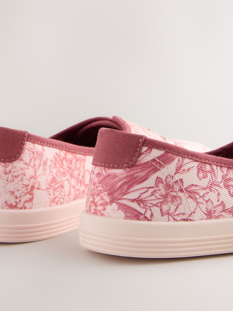 Kew Garden Collection Floral - Haftowane wsuwane tenisówki Forever Comfort® bez sznurówek - Image 4 of 5