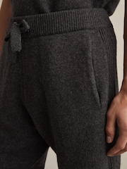Reiss Charcoal Melange Fenworth Wool Blend Heavy Knit Shorts - Image 3 of 6