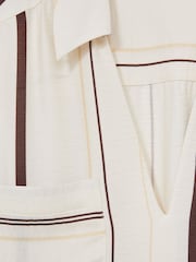Reiss Carlotta Stripe-Print Relaxed V-Neck Shirt - Image 5 de 5