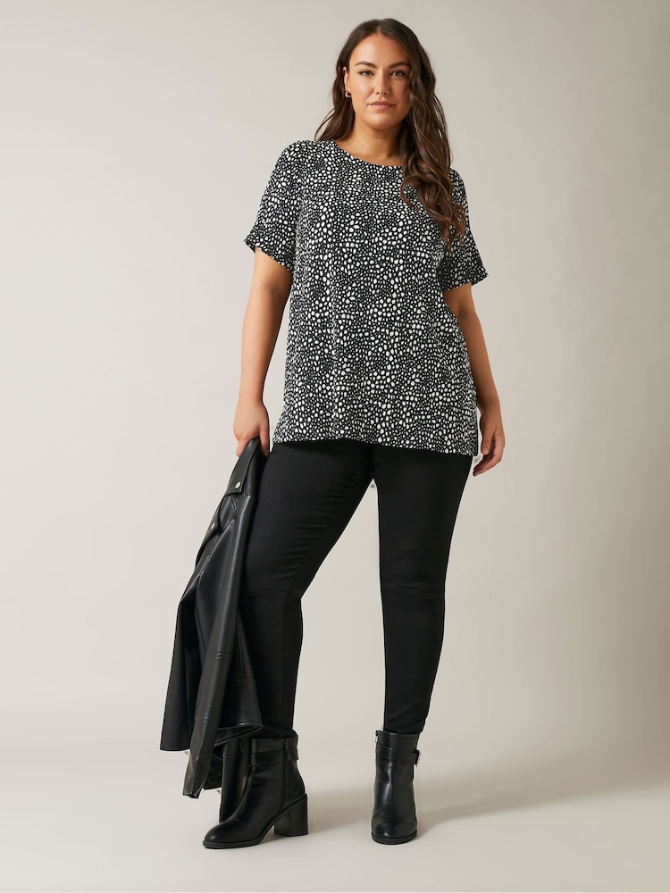 Spot Printed T-Shirt - Image 2 of 6 Spot Printed T-Shirt - Image 2 of 6