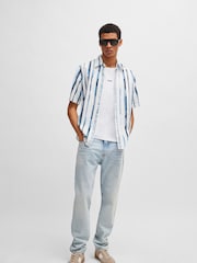 Blanco - BOSS Relaxed Fit Logo T-Shirt - Imagen 3 de 8