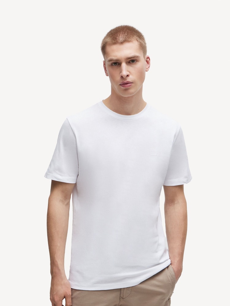 Blanco - BOSS Relaxed Fit Tales Logo Patch Jersey T-Shirt - Imagen 1 de 8
