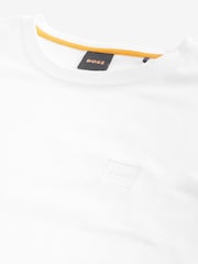 Blanco - BOSS Relaxed Fit Tales Logo Patch Jersey T-Shirt - Imagen 8 de 8