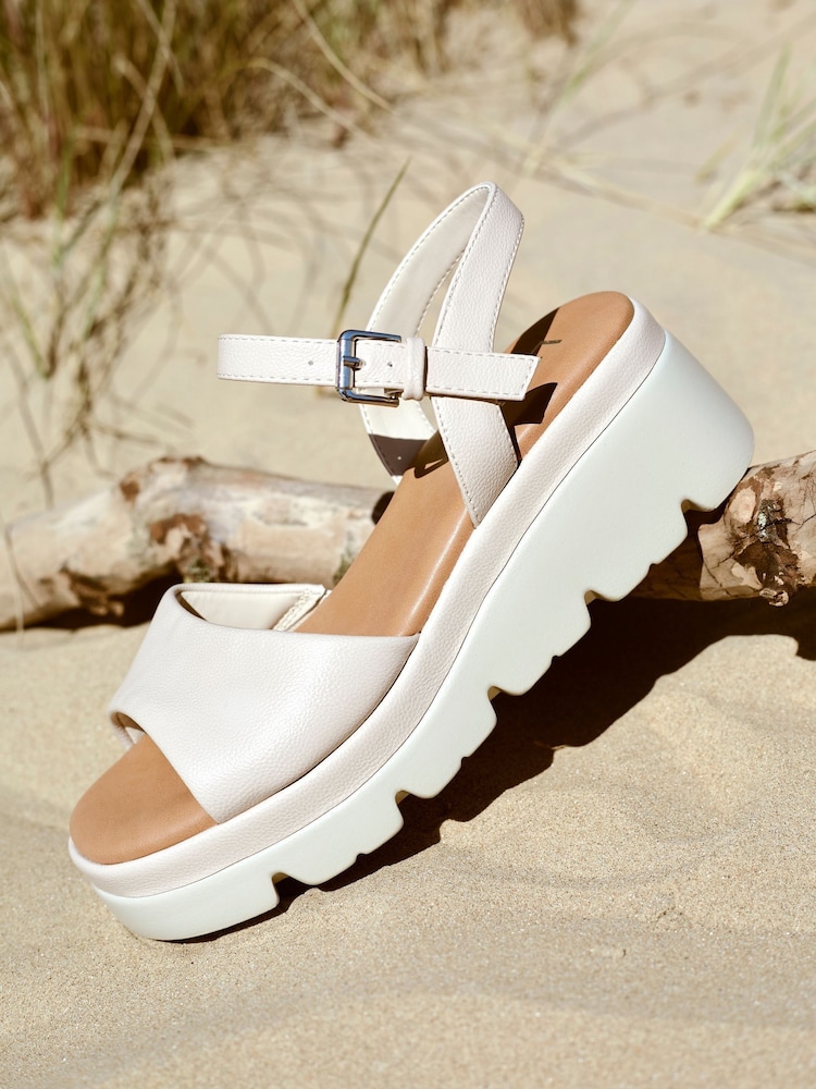 Linzi Natural Nyla Front Strap Platform Sandals - Image 6 of 6