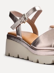 Linzi Pink Nyla Front Strap Platform Sandals - Image 4 of 5