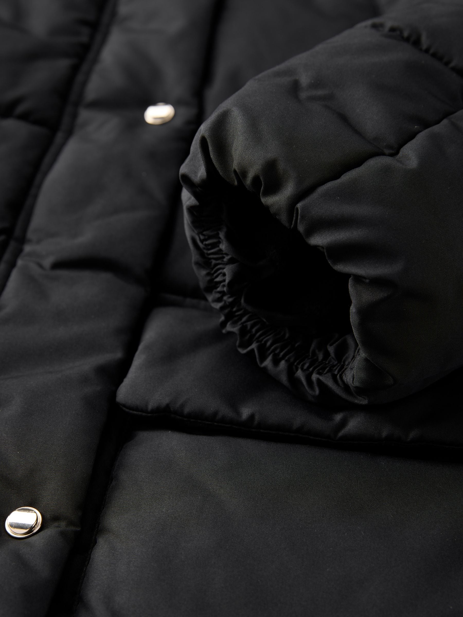 Comprar Preto - Casaco comprido com capuz acolchoado e resistente