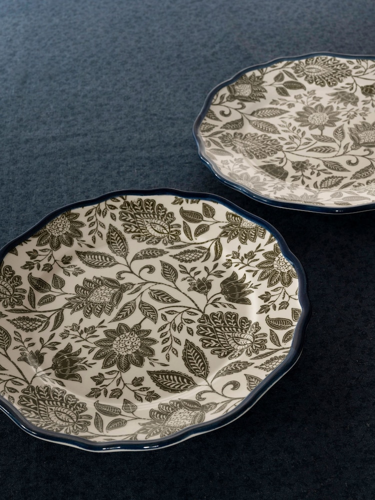 Laura Ashley Green Set of 2 Hedingham 27cm Dinner Plates - Image 2 of 3