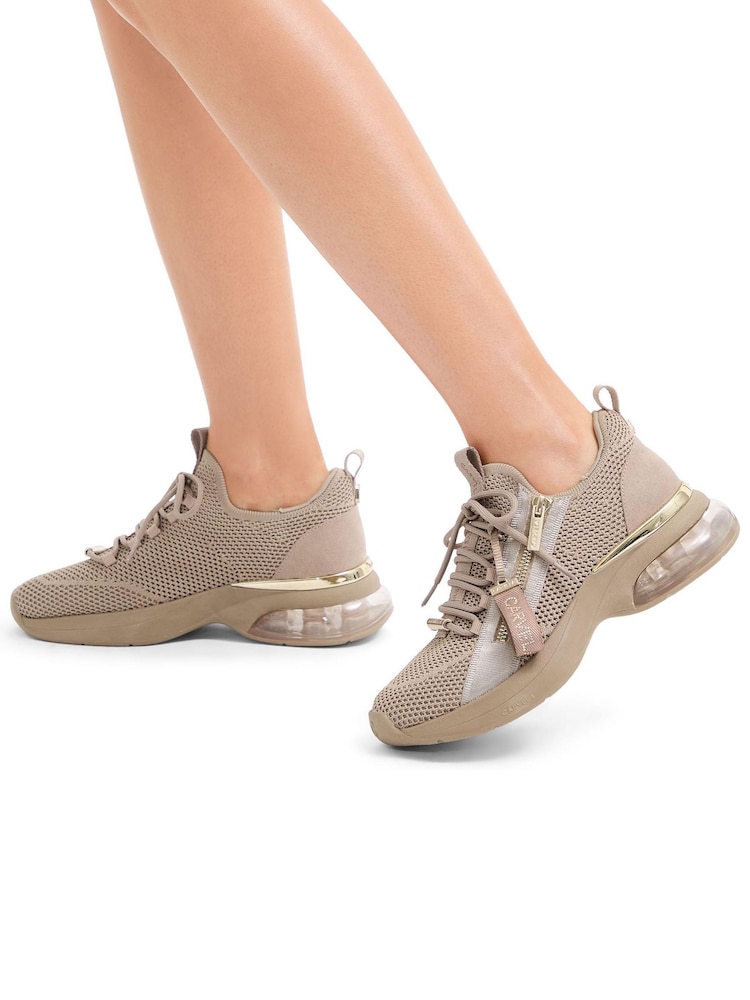 Nude - Zapatillas con amortiguación Cosmic de Carvela - Imagen 1 de 5 Nude - Zapatillas con amortiguación Cosmic de Carvela - Imagen 1 de 5