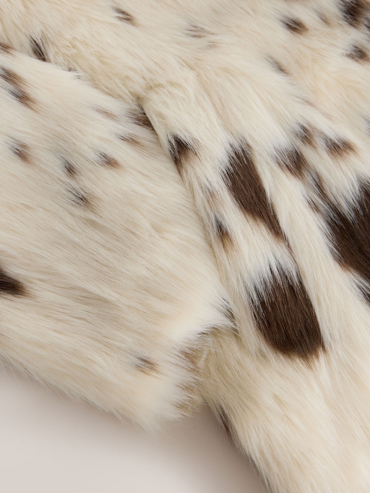 Cream Cow Print Faux Fur Coat - Image 3 of 3 Cream Cow Print Faux Fur Coat - Image 3 of 3