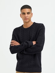 Schwarz - Gestrickter Pullover mit Zopfmuster und Rundhalsausschnitt aus Mischgewebe - Bild 1 von 5