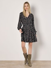 Apricot Black Vintage Ditsy Floral Print Smock Waist Dress - Image 5 of 5