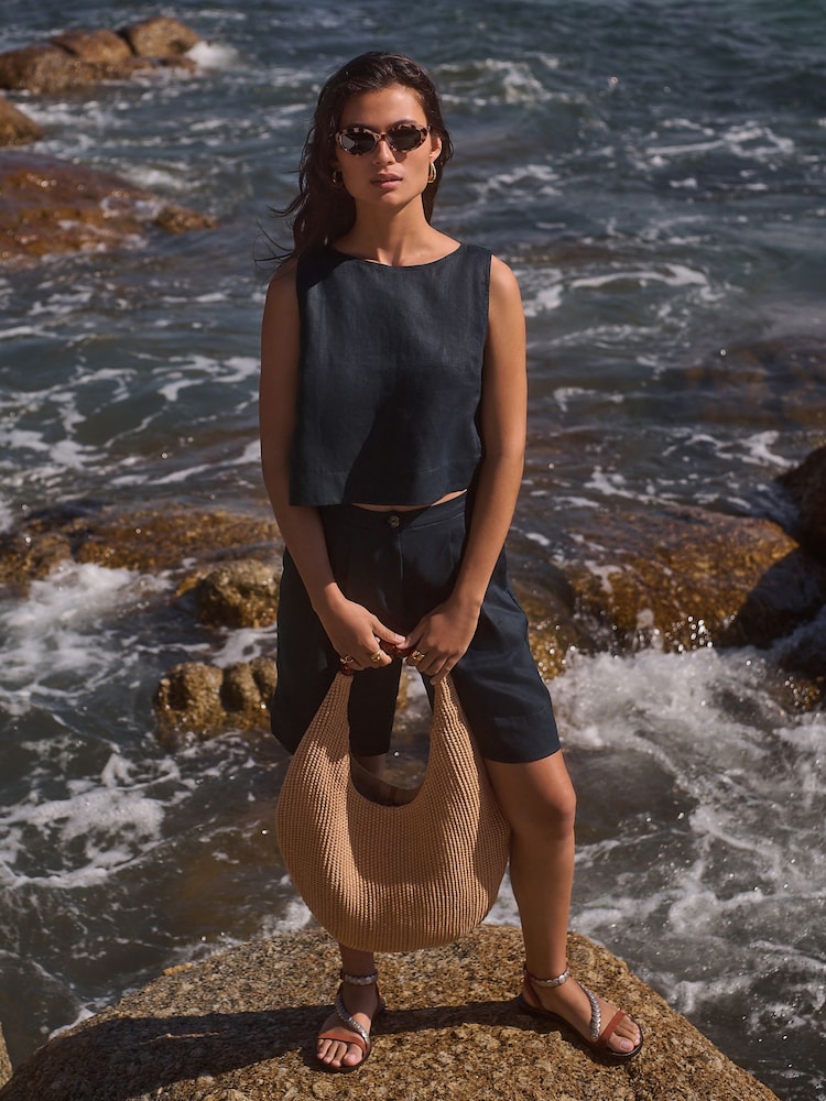 Marineblauw - 100% Linen Bermuda Shorts - Image 4 of 11