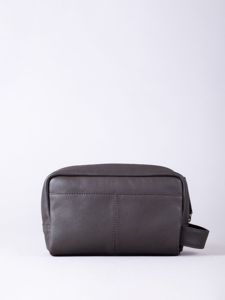 Lakeland Leather Brown Shoregill Wash Bag - Image 2 of 6