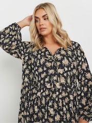 Yours Curve Black Floral Print Crinkle Tie Neck Tunic - Image 4 of 5
