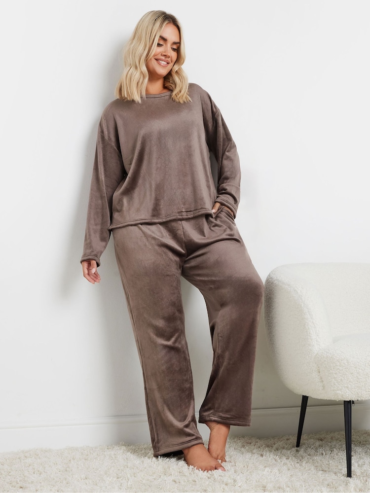 Yours Curve Brown Limited Long Sleeve Fleece Lounge Set - Image 2 of 5 Yours Curve Brown Limited Long Sleeve Fleece Lounge Set - Image 2 of 5