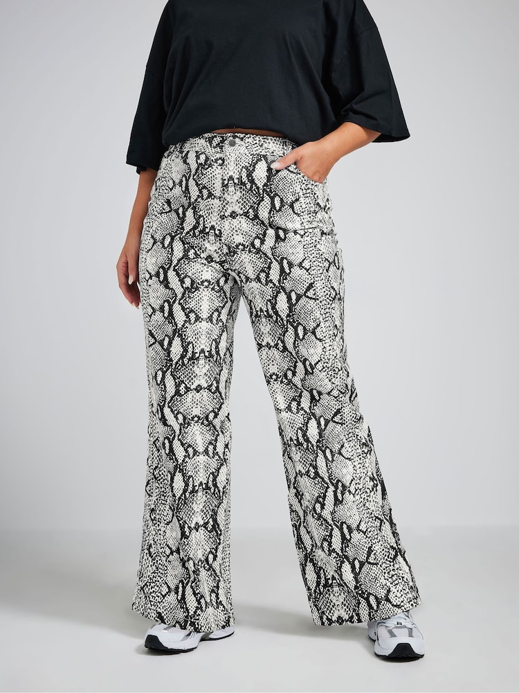 Yours Curve Grey Limited Snake Print Jeans - Image 1 of 5