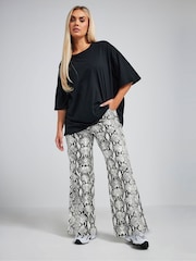 Yours Curve Grey Limited Snake Print Jeans - Image 3 of 5