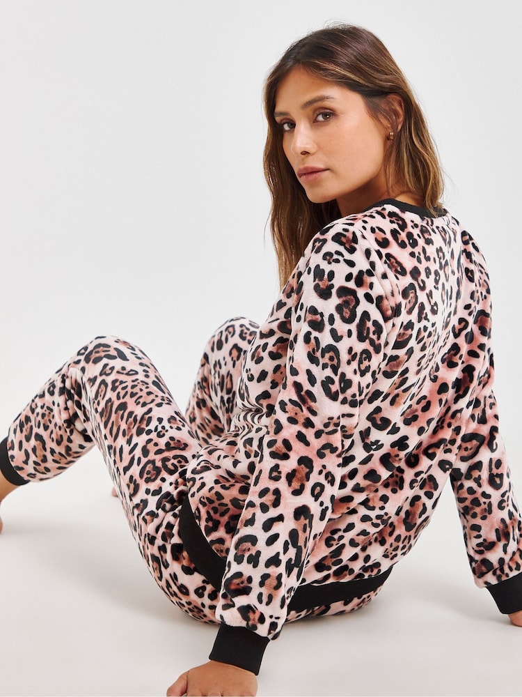 Simply Be Pretty Secrets Zweiteiliger Fleece-Pyjama - Bild 2 von 4 Simply Be Pretty Secrets Zweiteiliger Fleece-Pyjama - Bild 2 von 4