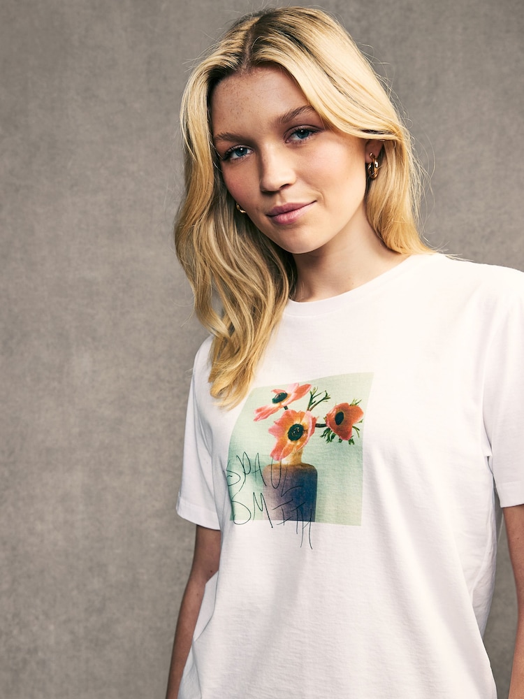 PS Paul Smith Floral Graphic 100% Cotton White T-Shirt - Image 1 of 6 PS Paul Smith Floral Graphic 100% Cotton White T-Shirt - Image 1 of 6