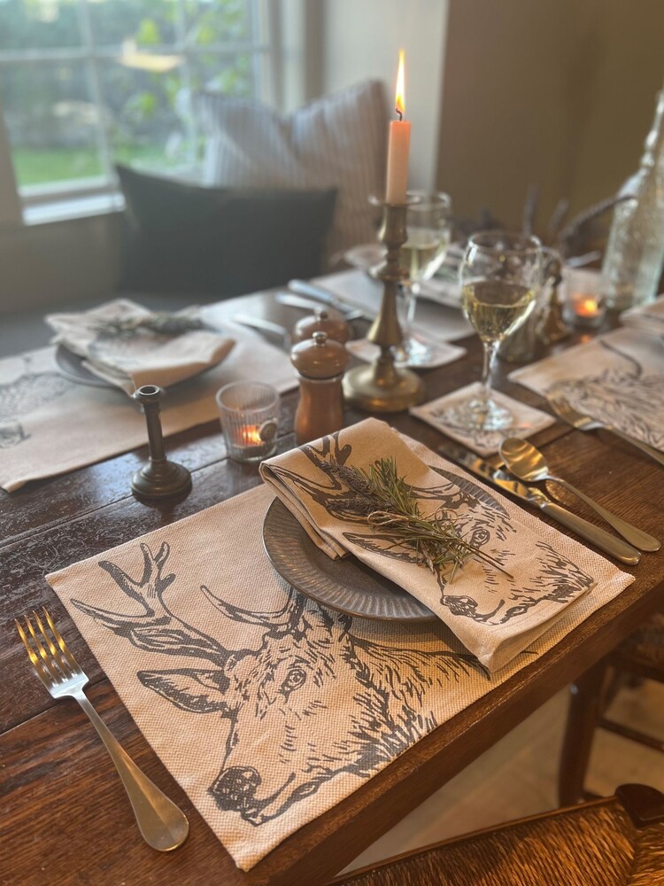 Selbrae House Set of 4 Linen Stag Napkins - Image 2 of 2