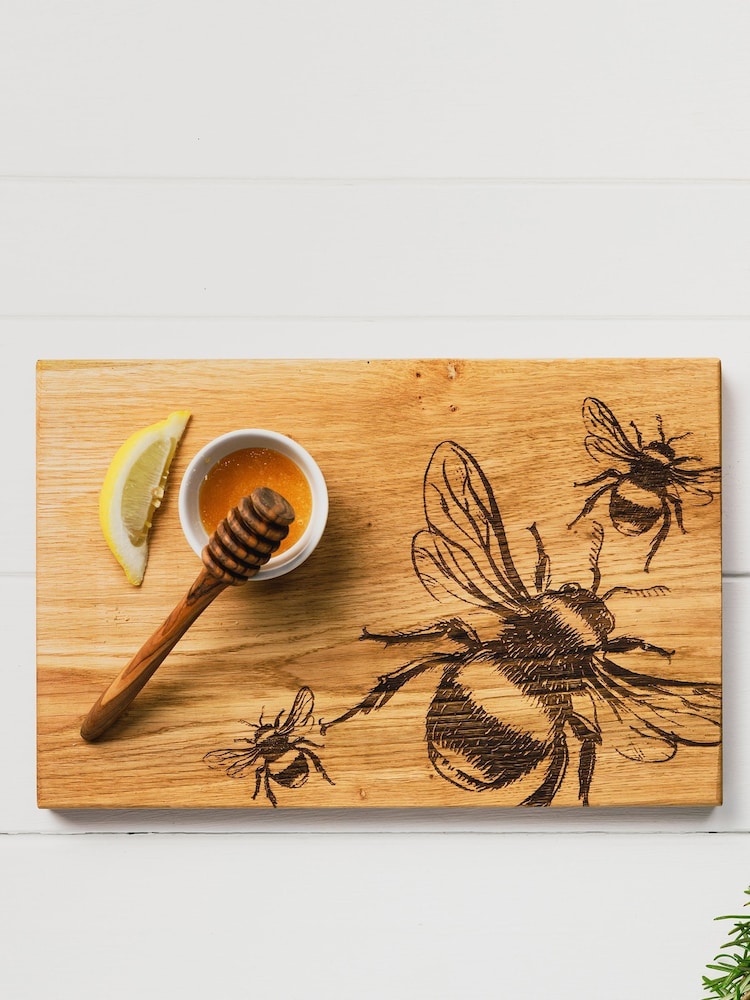 Selbrae House Oak Bee Serving Board - Image 1 of 2