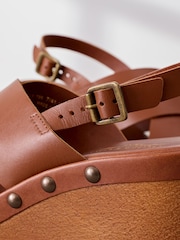 Marrón tostado - Signature Premium Leather Cross-Over Stud Detail Slingback Platform Clog Wedges - Imagen 8 de 11