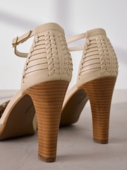 عاجي - Signature Premium Leather Weave Point Toe Heels - صورة 10 من 13