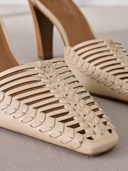 عاجي - Signature Premium Leather Weave Point Toe Heels - صورة 12 من 13
