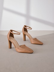 بني فاتح بني - Signature Premium Leather Weave Point Toe Heels - صورة 2 من 7