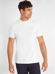 Camiseta Calvin Klein Golf Newport Branca - Imagem 6 de 10