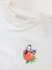 بيج فاتح - Offical Snoopy License Strawberry Back Graphic Short Sleeve Crew Neck 100% Cotton T-Shirt - صورة 9 من 9