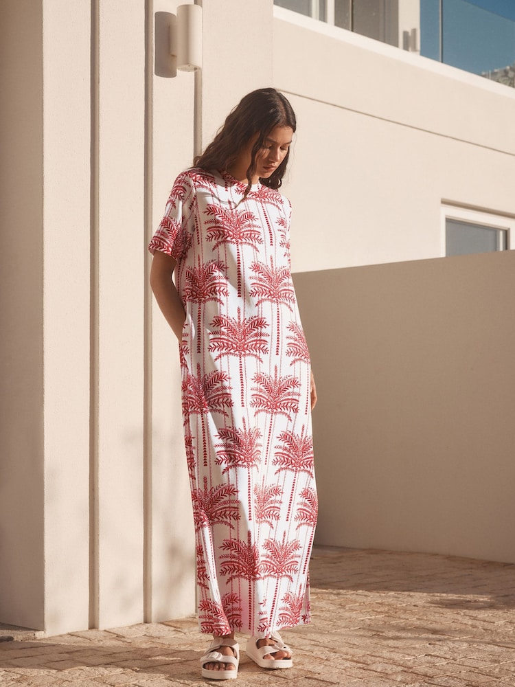 Ecru/Red Palm Print - Schweres, kurzärmliges Maxi-T-Shirt-Kleid mit Rundhalsausschnitt - Bild 1 von 7 Ecru/Red Palm Print - Schweres, kurzärmliges Maxi-T-Shirt-Kleid mit Rundhalsausschnitt - Bild 1 von 7