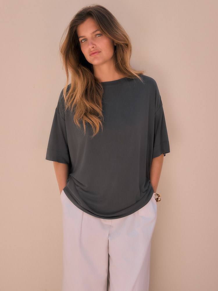 Gris oscuro - Camiseta modal de corte holgado y corte cuadrado N. Premium - Imagen 1 de 8 Gris oscuro - Camiseta modal de corte holgado y corte cuadrado N. Premium - Imagen 1 de 8