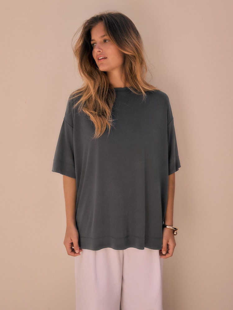 Gris oscuro - Camiseta modal de corte holgado y corte cuadrado N. Premium - Imagen 2 de 8 Gris oscuro - Camiseta modal de corte holgado y corte cuadrado N. Premium - Imagen 2 de 8