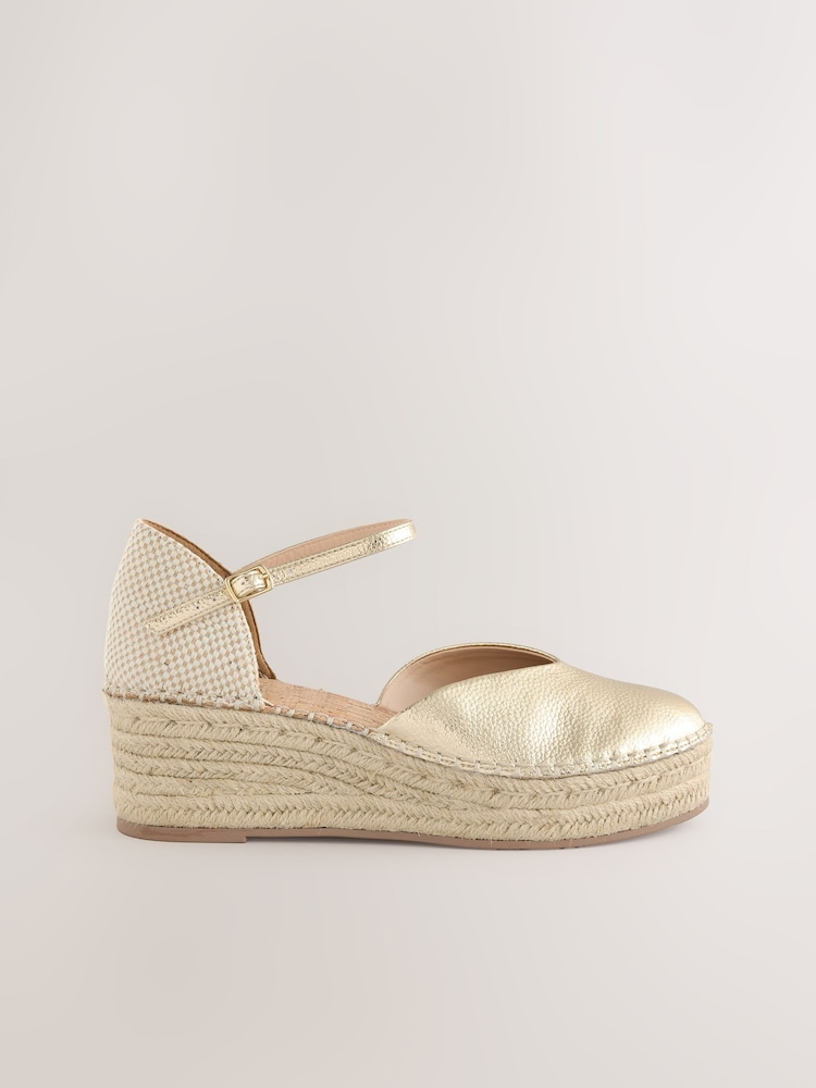 Gold - Forever Comfort® Closed Toe Platform Espadrille Wedges - Bild 2 von 5 Gold - Forever Comfort® Closed Toe Platform Espadrille Wedges - Bild 2 von 5