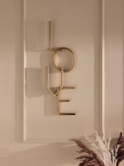 Placa metálica de pared con la palabra "LOVE" - Imagen 2 de 5