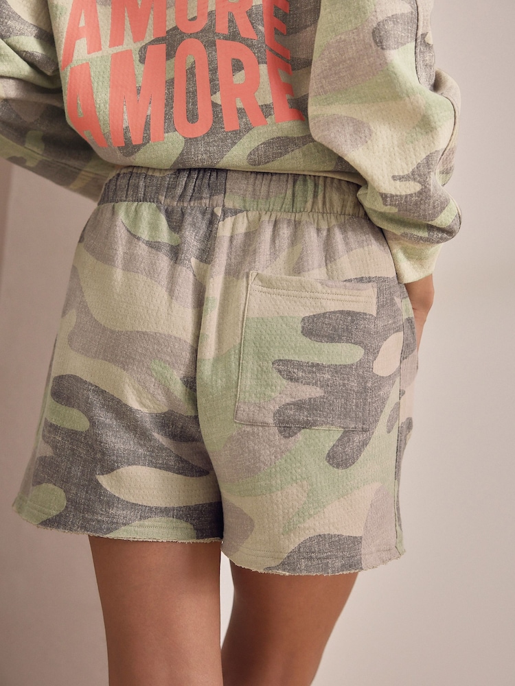 Camuflaje - Pantalones cortos de tela waffle texturizada - Imagen 2 de 8 Camuflaje - Pantalones cortos de tela waffle texturizada - Imagen 2 de 8