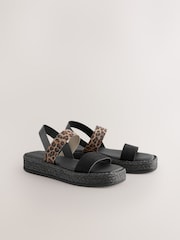 جلد بطبعة جلد فهد Animal - صندل بنعل مسطح Raffia من Forever Comfort® - صورة 5 من 8