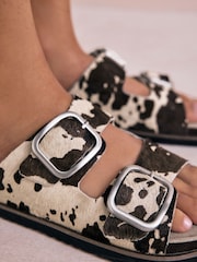 Couro estampado de vaca animal - Sandálias de palmilha de alça dupla Forever Comfort® Premium - Imagem 5 de 10
