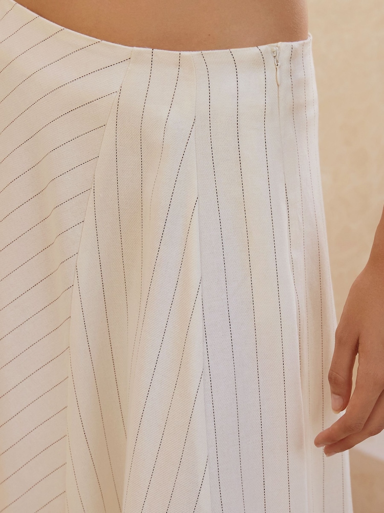 Black & White Striped Asymmetric Midi Skirt with Linen - Image 4 of 8