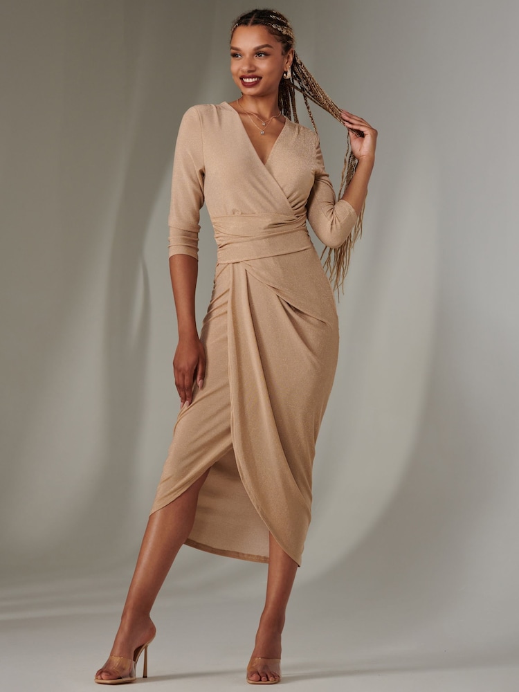Jolie Moi Wickelkleid aus glitzerndem, gerafftem Jersey-Stoff - Bild 1 von 6 Jolie Moi Wickelkleid aus glitzerndem, gerafftem Jersey-Stoff - Bild 1 von 6
