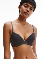 حمالة صدر رافعة مناسبة للتيشِرتات Seductive Comfort من Calvin Klein - صورة 2 من 5