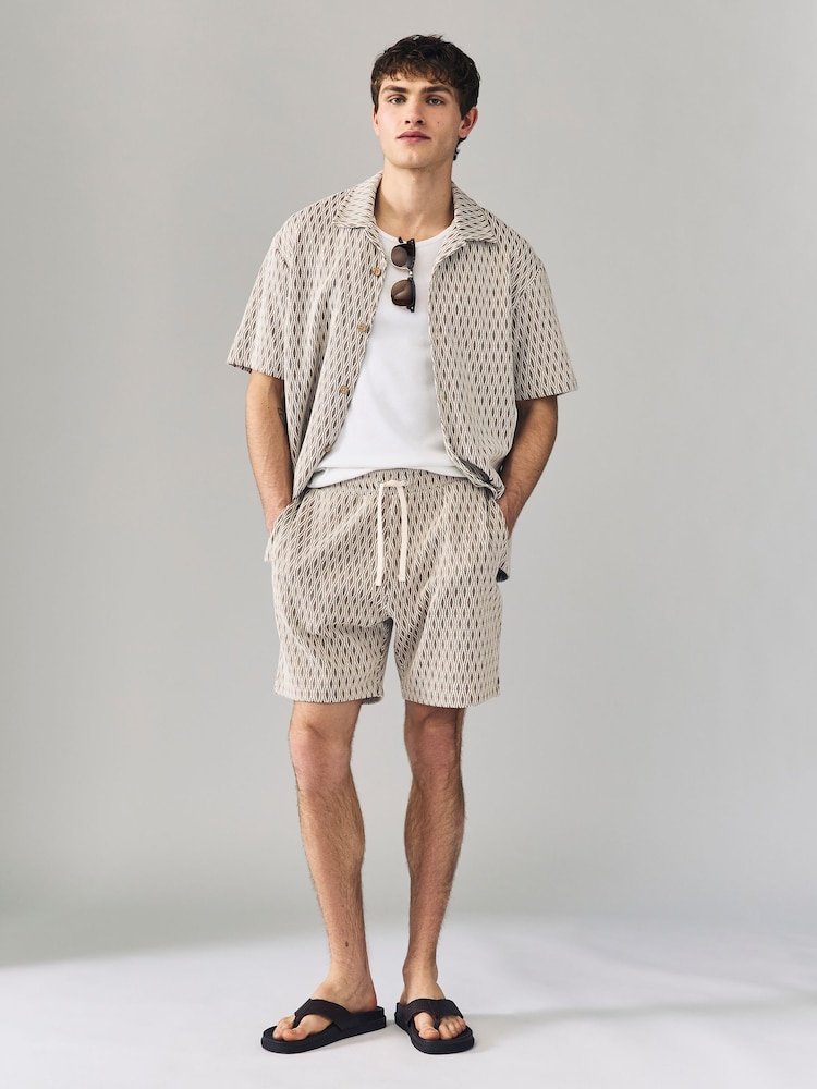 Neutral Textured Geometric Pattern Jersey Shorts - Image 2 of 9