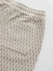 Neutral Textured Geometric Pattern Jersey Shorts - Image 8 of 9